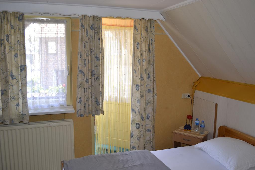 Pension Neske Bed & Breakfast Reuver Room photo